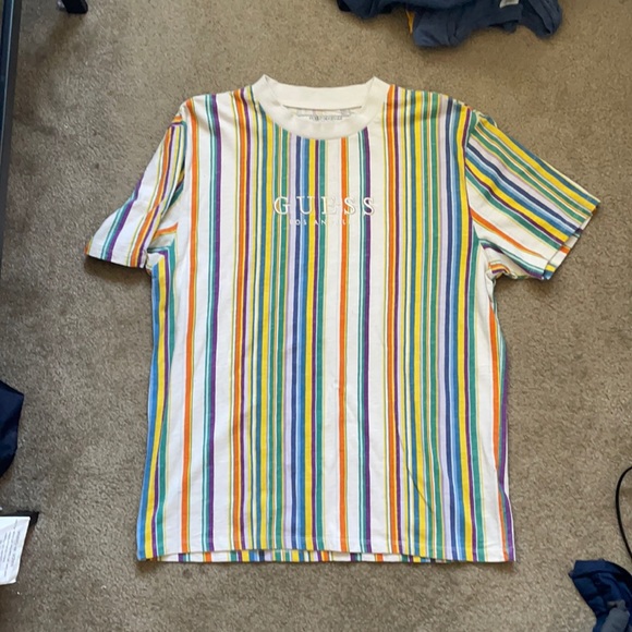 GUESS t-shirt